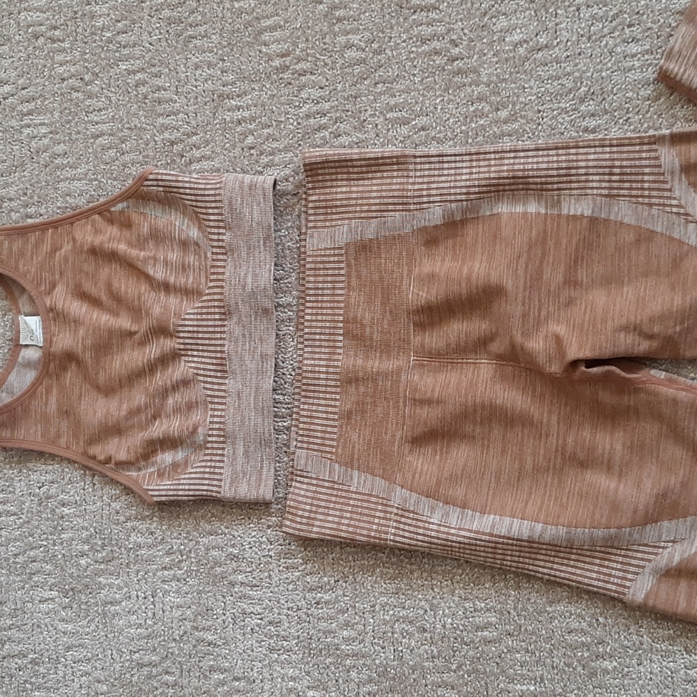 Ryan athletic wear top and leggings